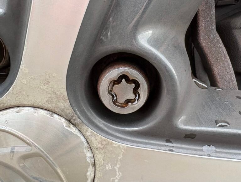 Hyundai Tucson wheel locking nut key replacement