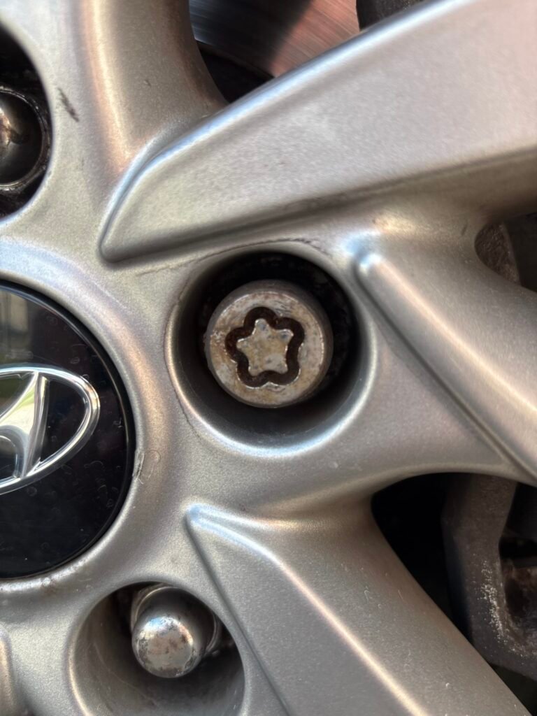 Hyundai Tucson wheel locking nut key replacement