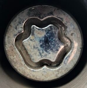 Hyundai Tucson wheel locking nut key replacement