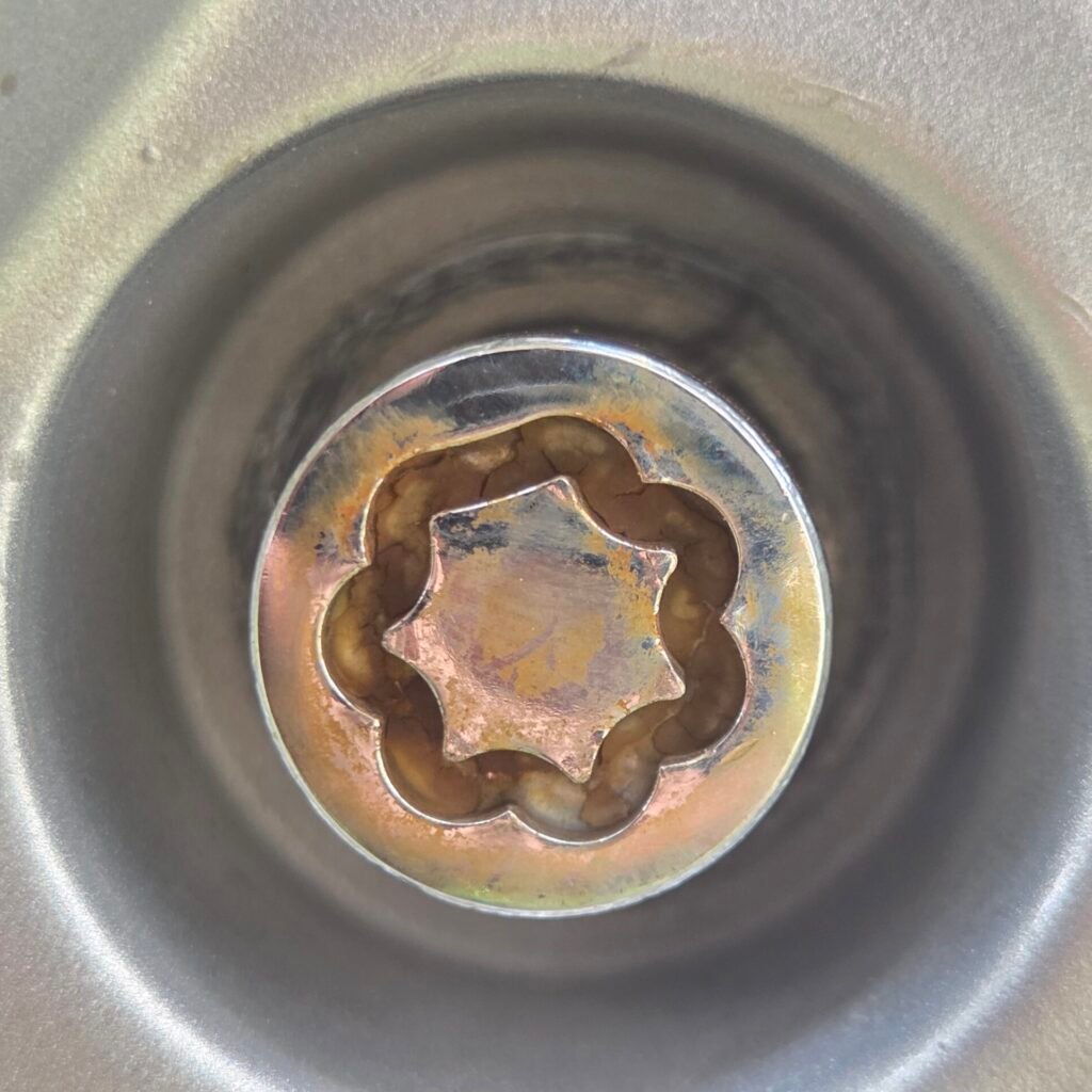 Hyundai Tuscon wheel locking nut key replacement