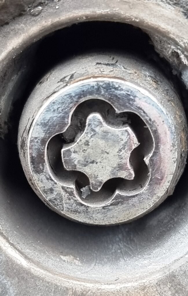 Hyundai i30 lug nut key