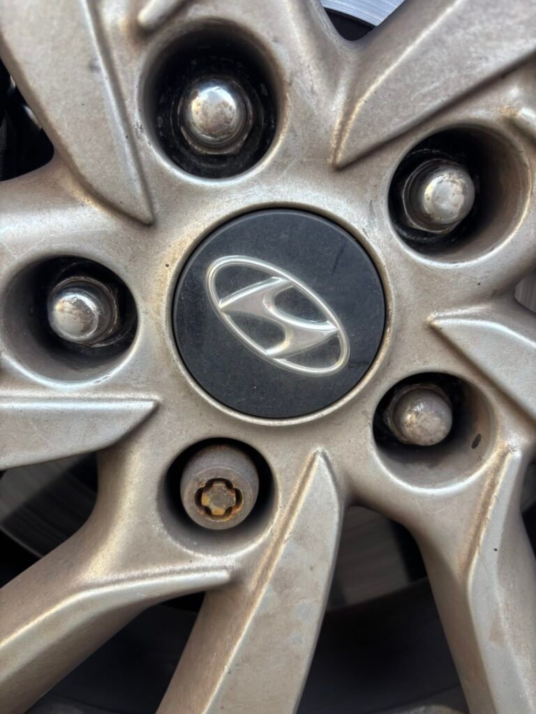 Hyundai Tucson (66 plate) locking wheel nut