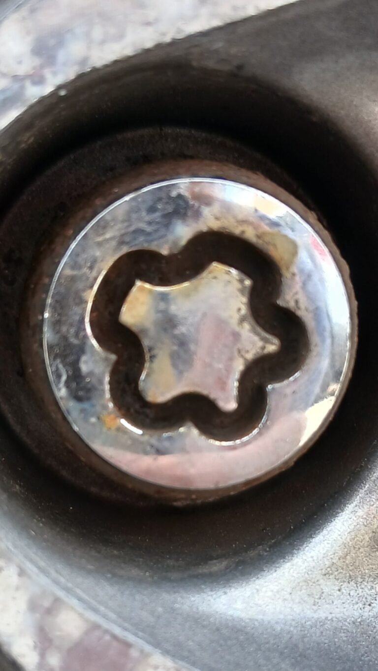 Hyundi I20 wheel locking nut key replacement