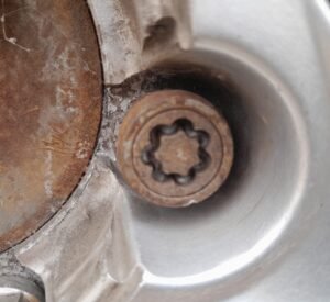 Hyundia Terracan 2005 2.9 wheel locking nut key replacement