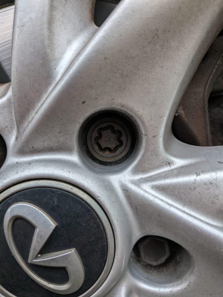 Infiniti Q30 wheel locking nut key replacement