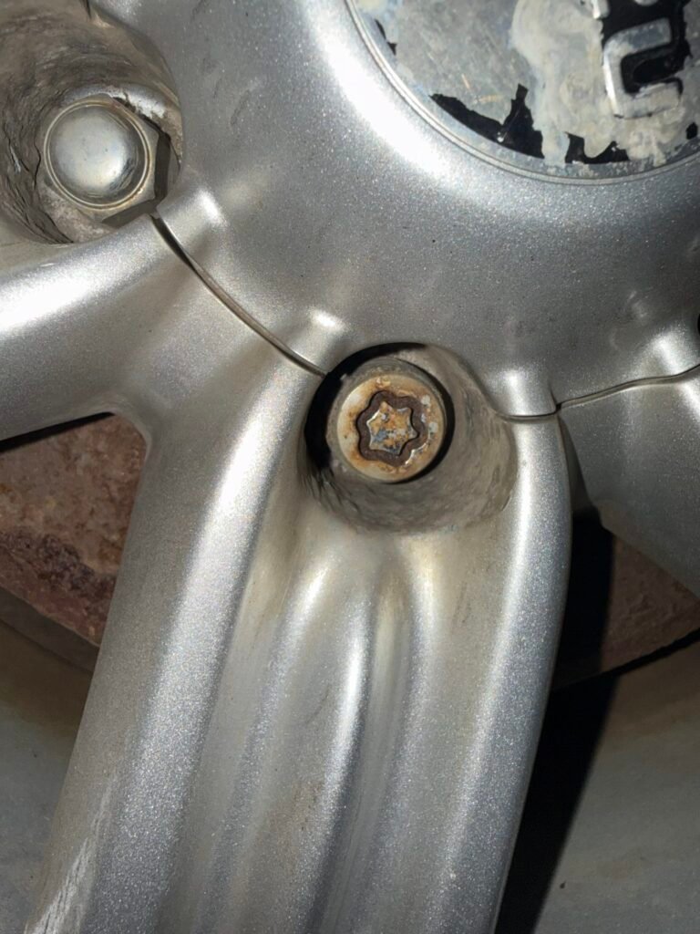 Isuzu D-Max wheel locking nut key replacement