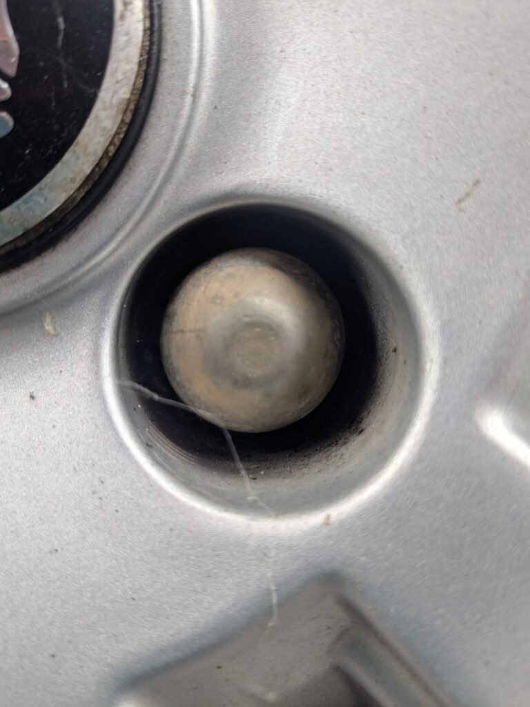 Jaguar Xj ..LG07TXM wheel locking nut key replacement
