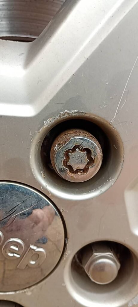 Jeep Compass wheel locking nut key replacement