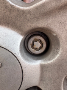 JEEP renegade wheel locking nut key replacement