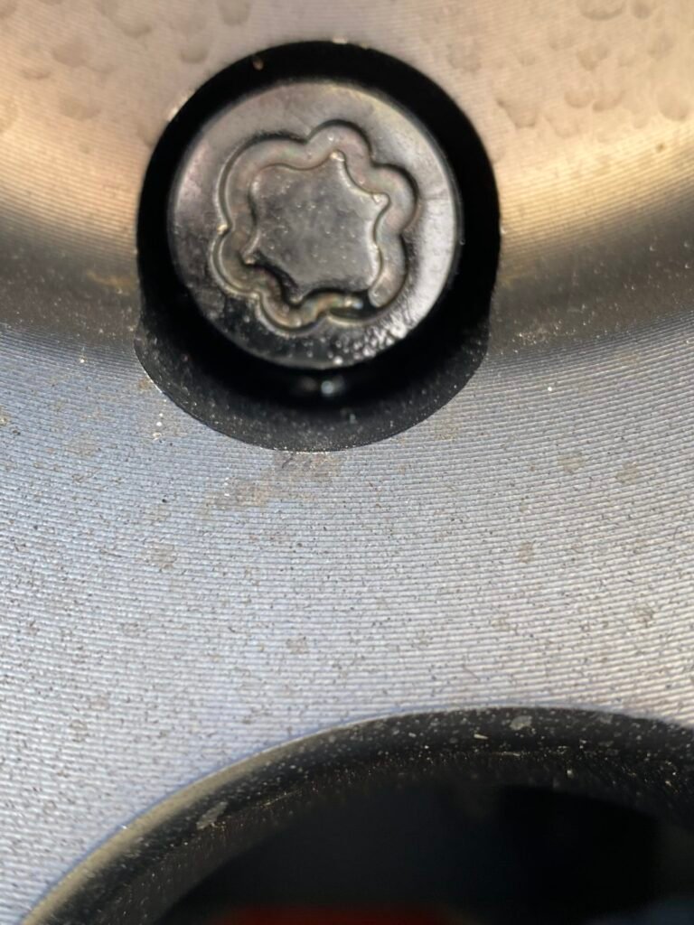 Jeep Wrangler wheel locking nut key replacement