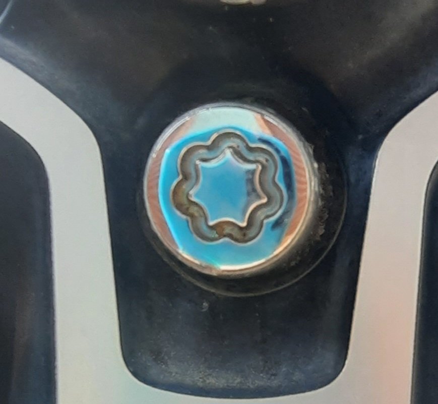 Jeep Wrangler wheel locking nut key replacement