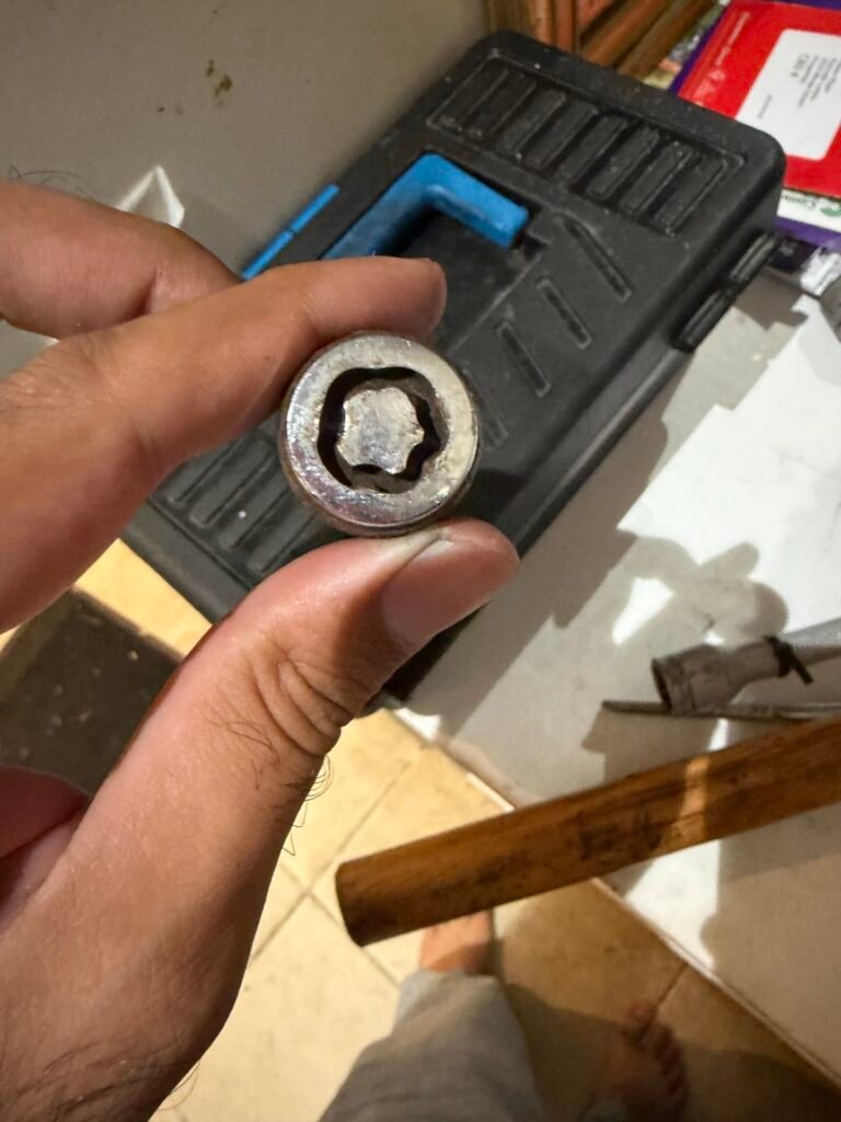 Juke 2012 wheel locking nut key replacement
