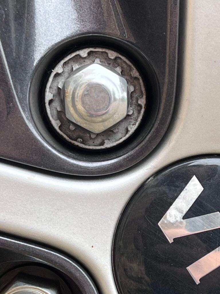 Kia Niro hybrid wheel locking nut key replacement
