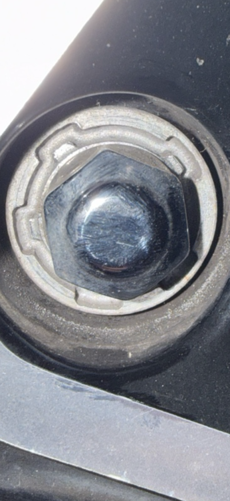 Kia Niro wheel locking nut key replacement