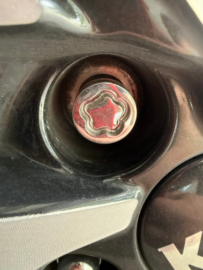Kia Sorento wheel locking nut key replacement
