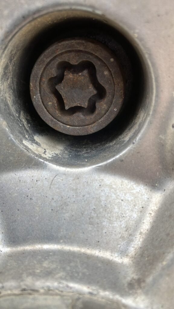 Kia Sorento wheel locking nut key replacement