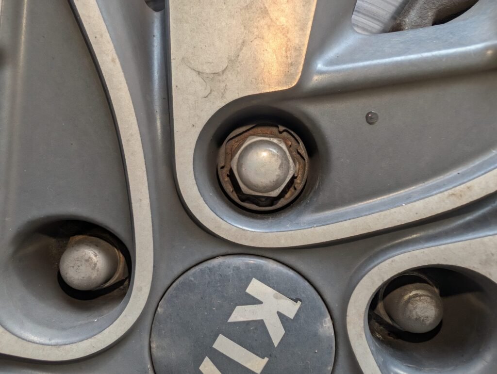 Kia Sportage wheel locking nut key replacement