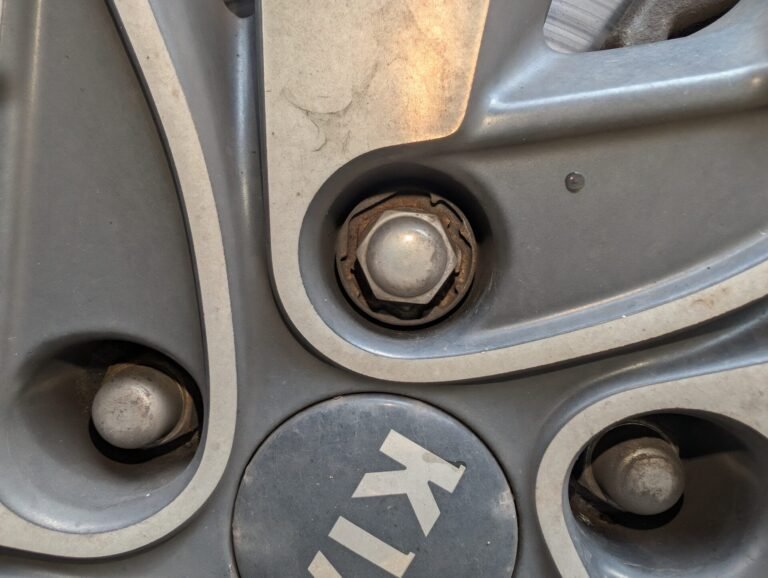 Kia Sportage wheel locking nut key replacement