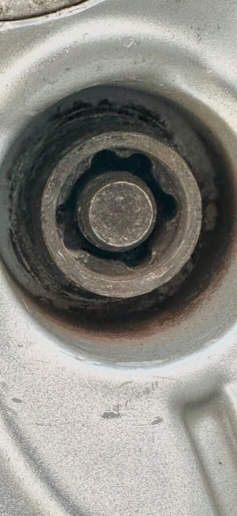 Kia Sportage mk3 wheel locking nut key replacement
