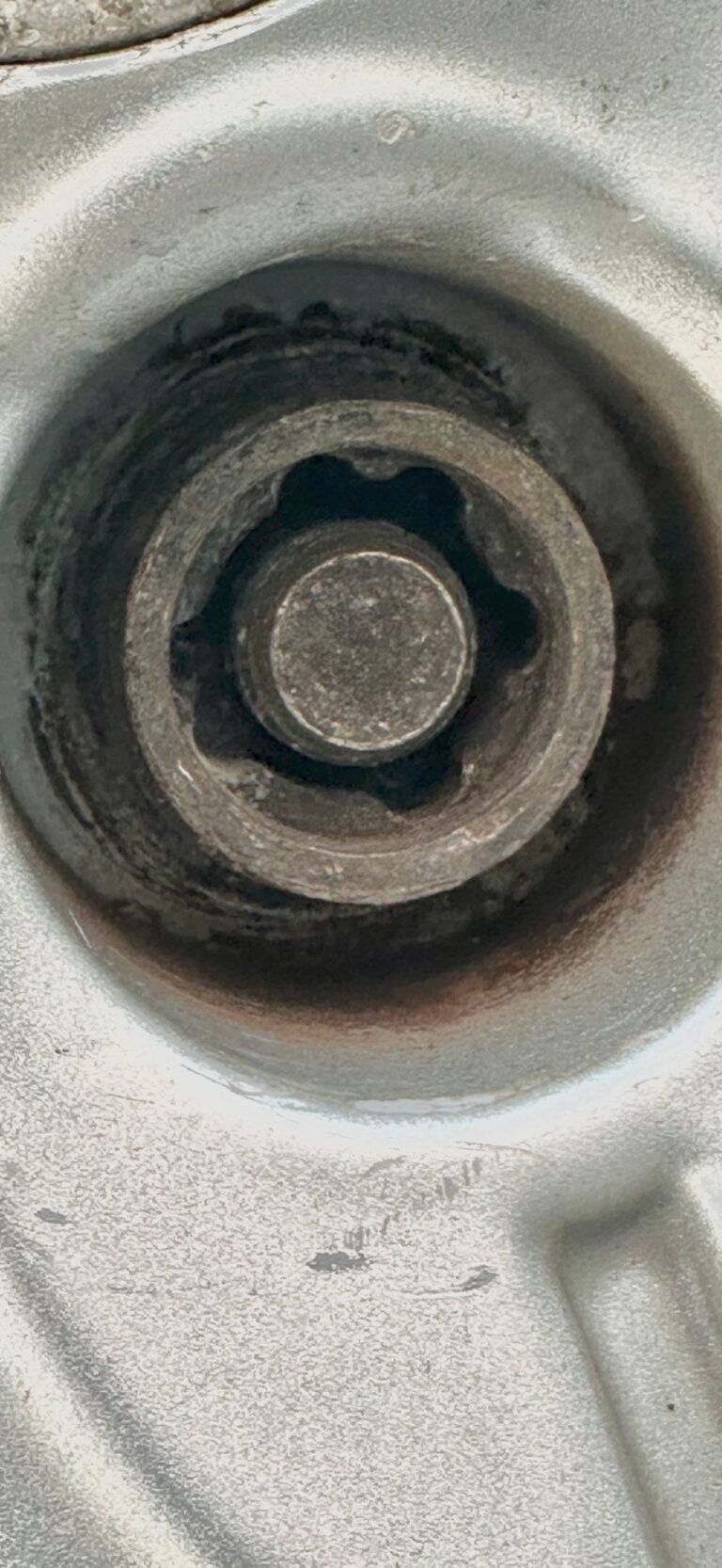 Kia Sportage mk3 wheel locking nut key replacement