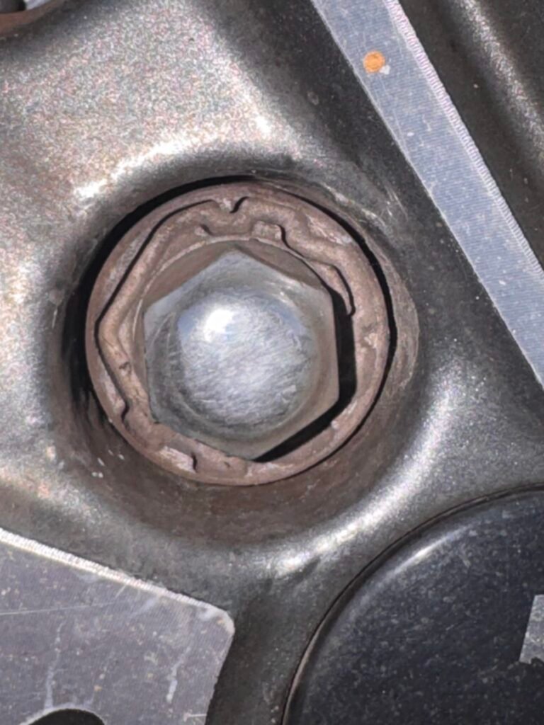 KIA Stonic 2018 wheel locking nut key replacement