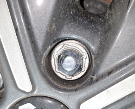 Kia EV6 lug nut key
