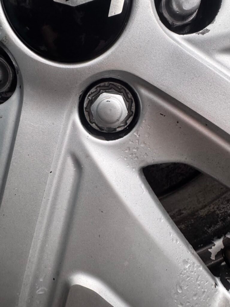 Kia Niro locking wheel nut