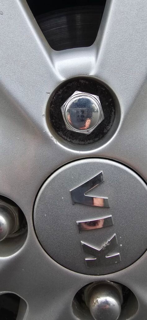 Kia Picanto wheel lock key code