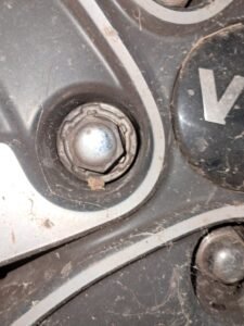Kia Sportage wheel locking nut