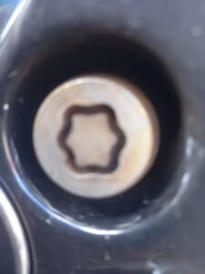 Land rover Discovery sport l550 wheel locking nut key replacement
