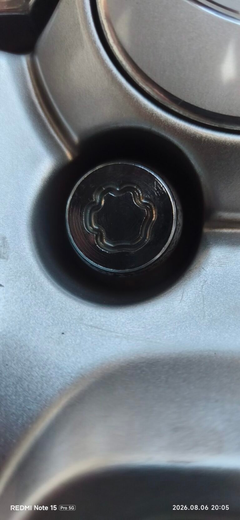 Land Rover Evoque 538 wheel locking nut key replacement