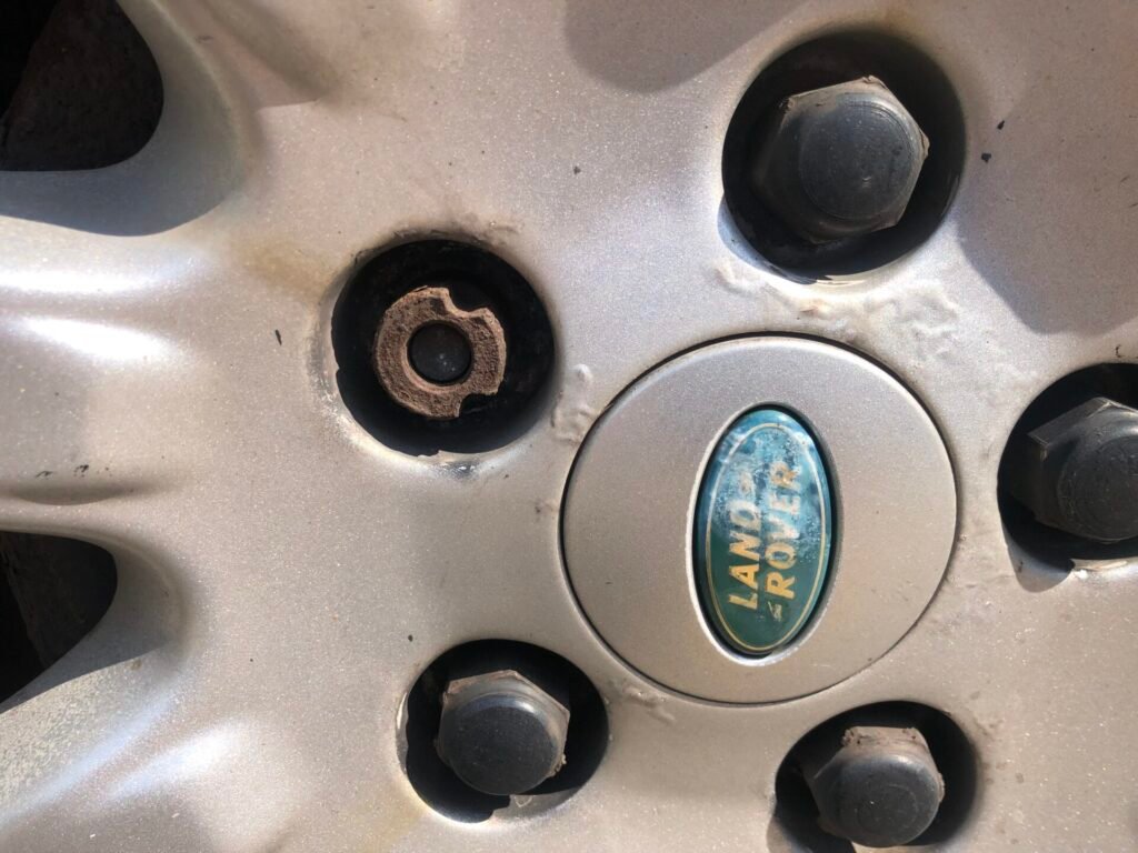 Land Rover Freelander wheel locking nut key replacement