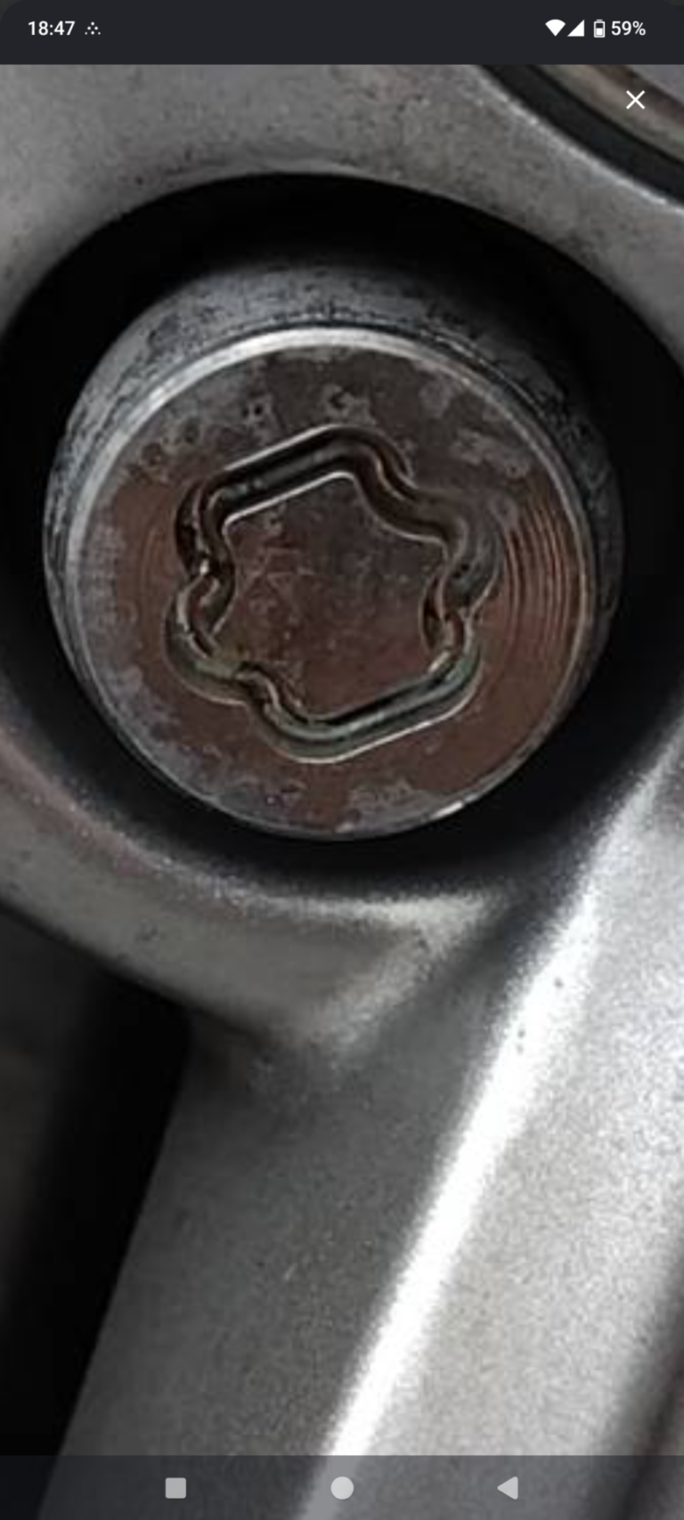 Land rover Range rover evoque wheel locking nut key replacement