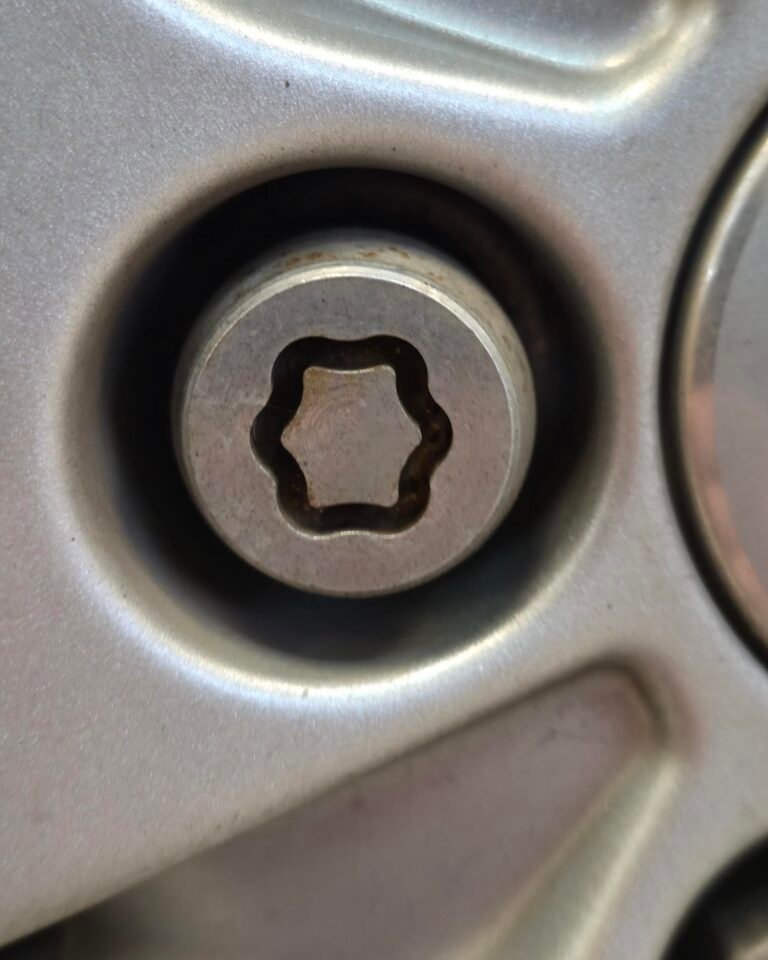 Landrover Discovery Sport SE wheel locking nut key replacement