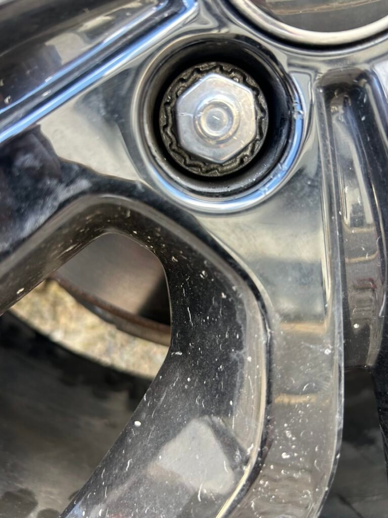 Landrover Discovery sport wheel locking nut key replacement