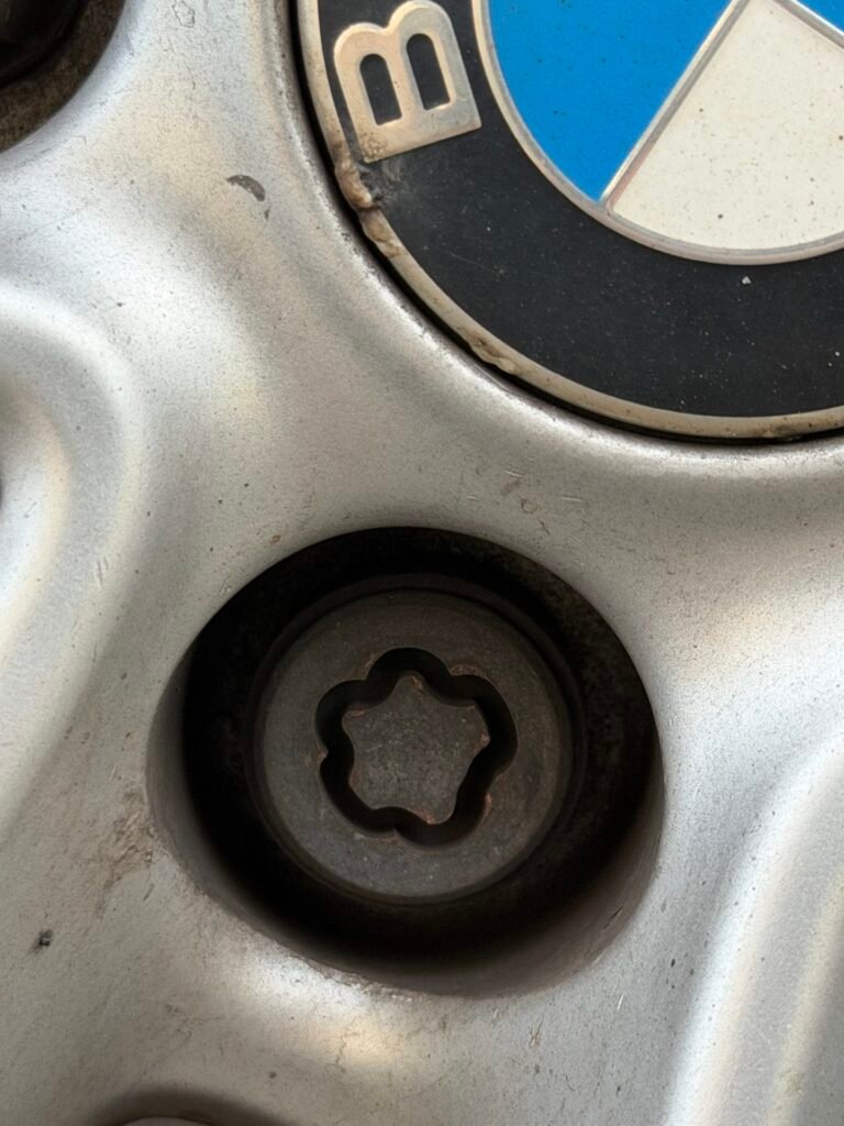 Leung BMW X2 20i wheel locking nut key replacement