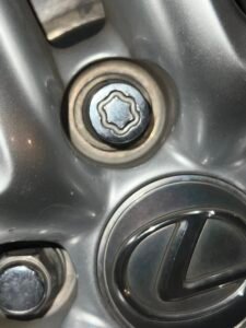 Lexus ES 350 wheel locking nut key replacement