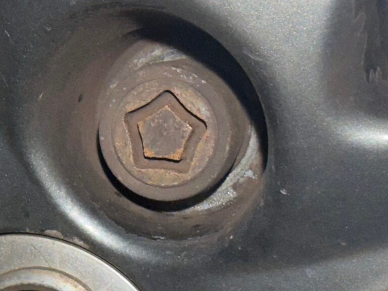 Lexus Gs300 2006 wheel locking nut key replacement