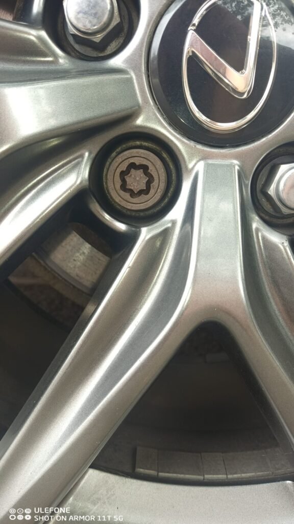 Lexus Is300h wheel locking nut key replacement