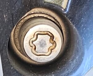 Lexus NX300h (2020) wheel locking nut key replacement
