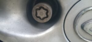 Lexus Rx300 wheel locking nut key replacement