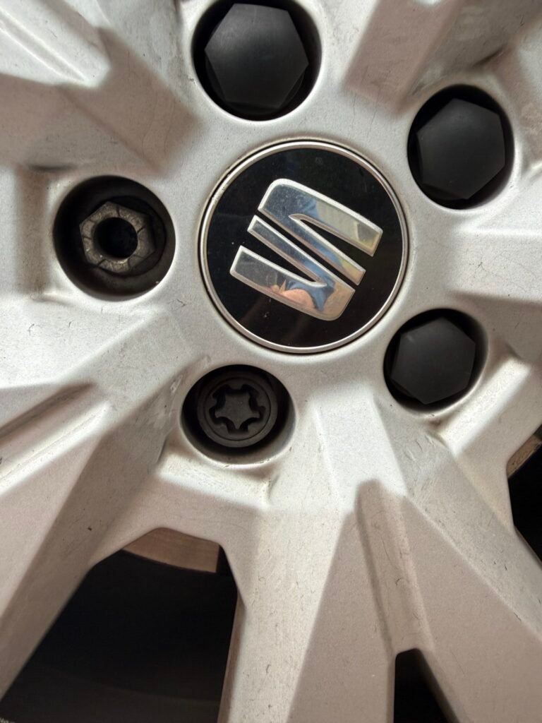Looking wells key nut Seat Arona wheel locking nut key replacement