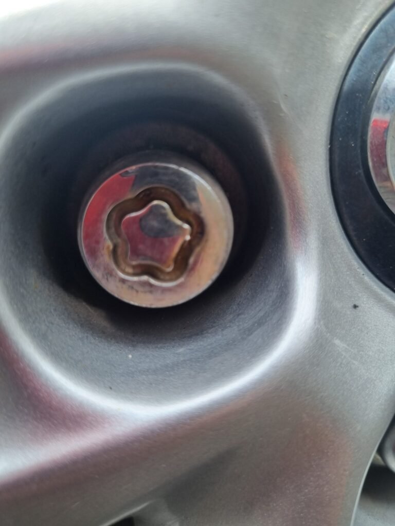 Mazda 3 wheel locking nut key replacement