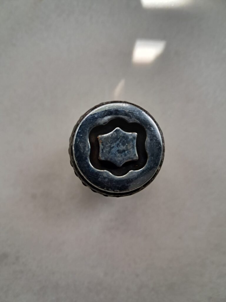 Mazda 3 Samura wheel locking nut key replacement