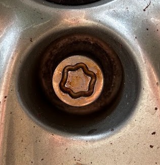 mazda cx5 wheel locking nut key replacement