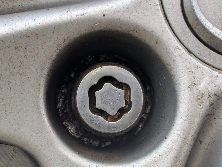 Mazda Mazda 3 wheel locking nut key replacement