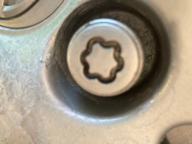 Mazda Mazda2 wheel locking nut key replacement