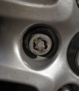 Mazda Mazda3 wheel locking nut key replacement