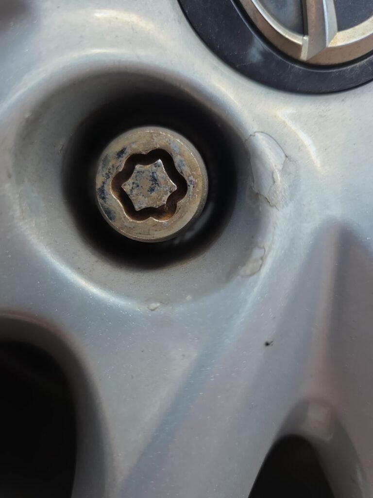 Mazda Mazda6 wheel locking nut key replacement