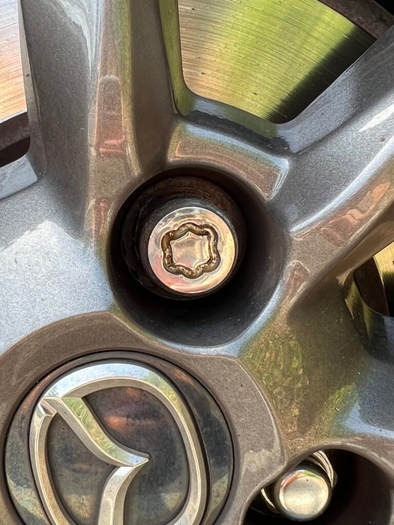 Mazda MX-5 wheel locking nut key replacement